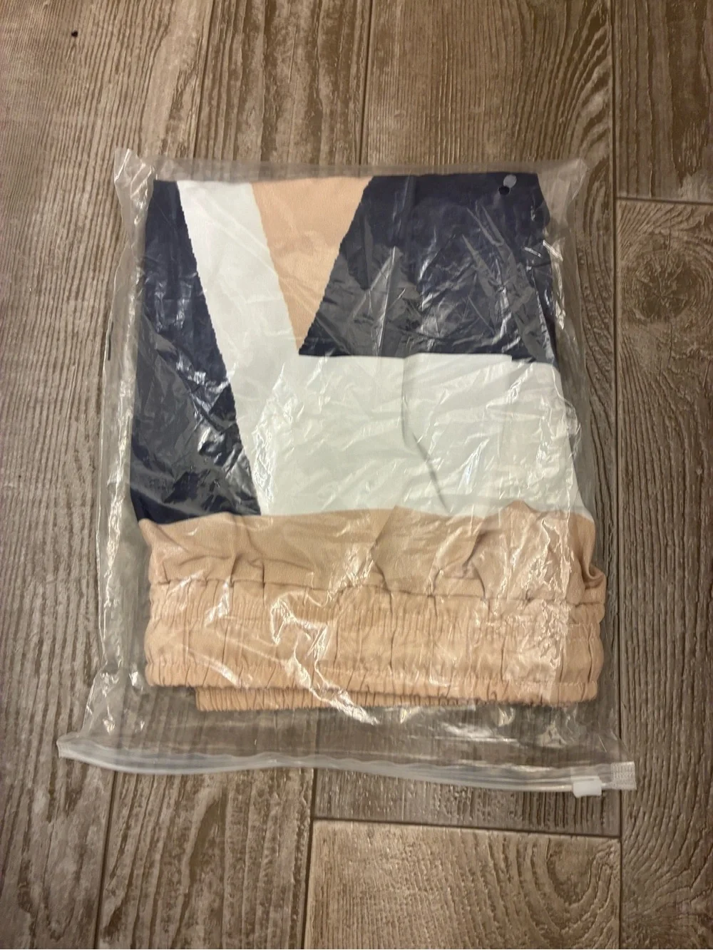 Kith Size Medium Colorblock Drawstring Shorts — Navy, Beige, White & Red